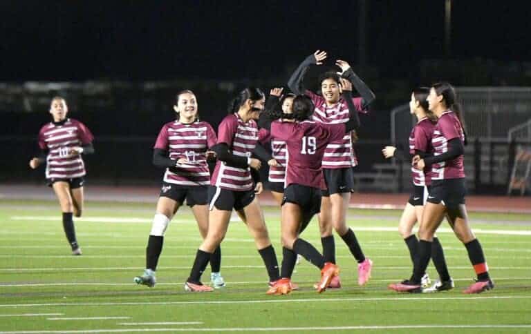 Toros dominate quarterfinal match with Taft