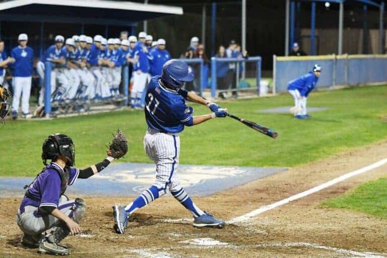 Coyotes walk it off in 10th