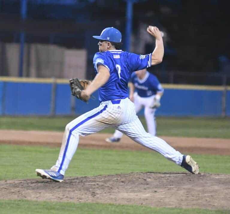 Coyotes walk it off