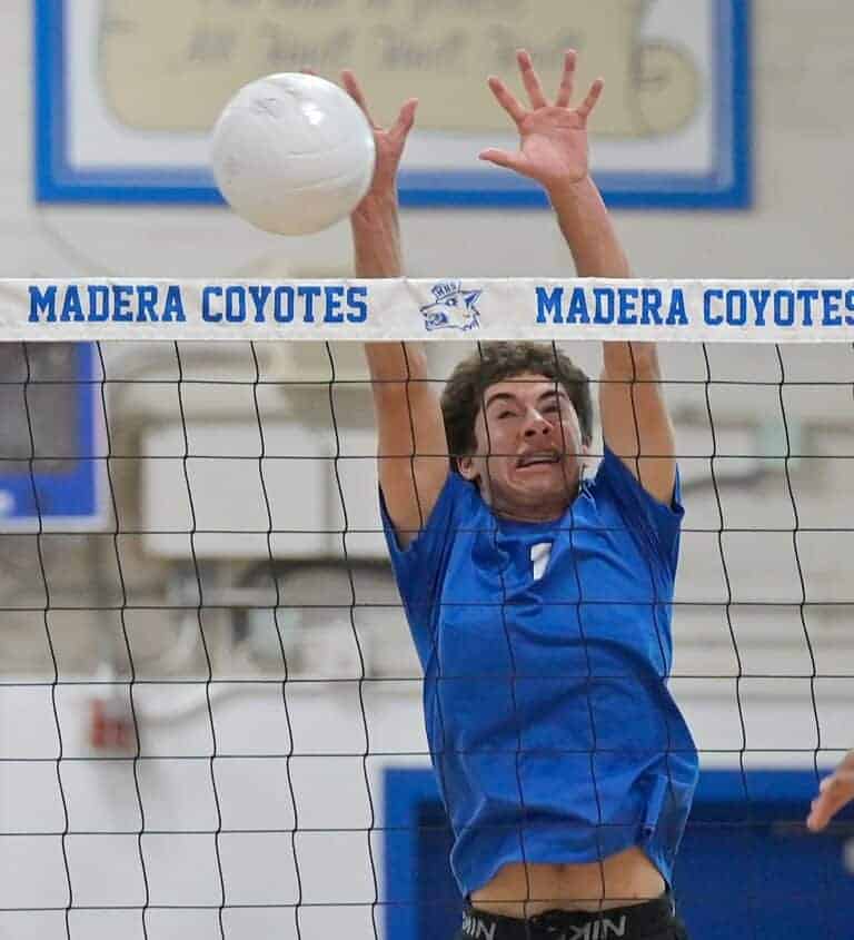 Coyotes close home season with victory
