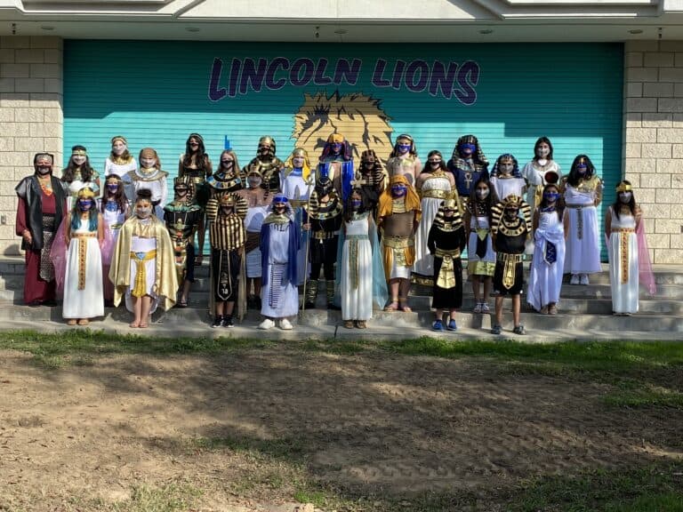 Lincoln Elementary presents living museum