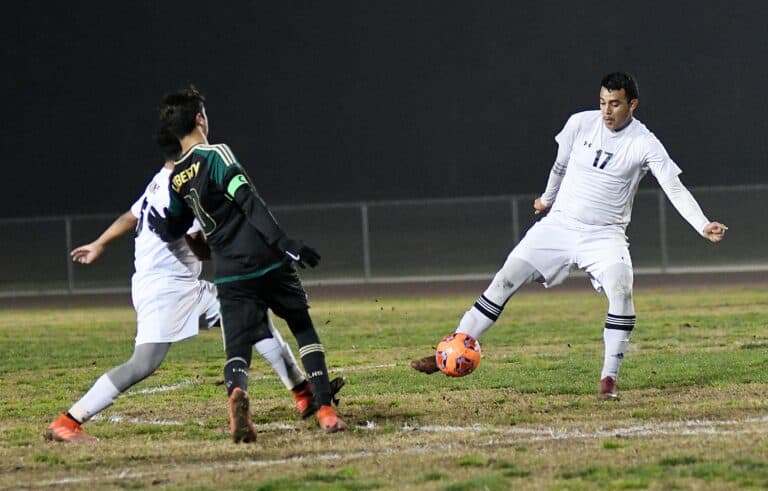 Stallions hit seven in win over Hawks