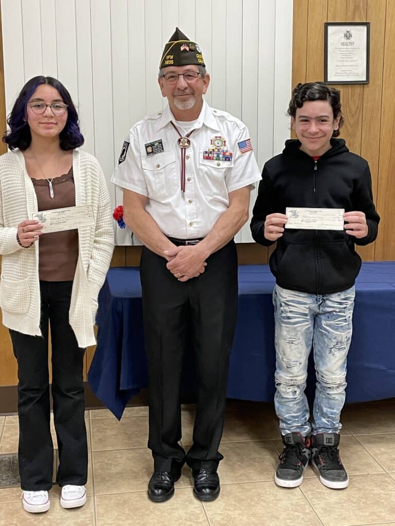Chowchilla VFW helps two students to D.C.