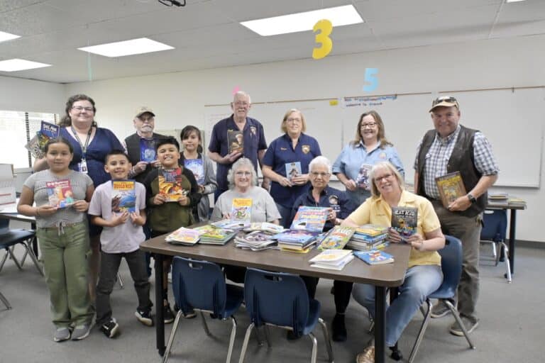 Madera Elks donate books to Eastin Arcola