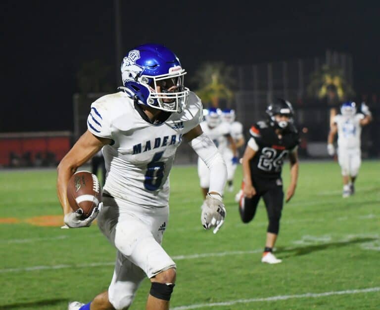 Coyotes dismantle Selma in opener