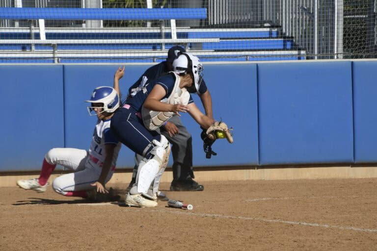 Coyotes walk off Knights