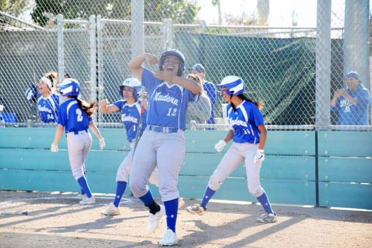 Coyotes softball loses late to Broncos