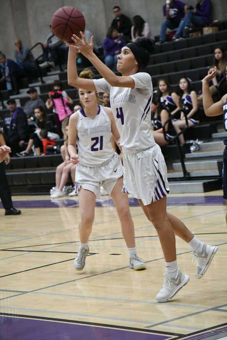 Stallions ride second quarter for win