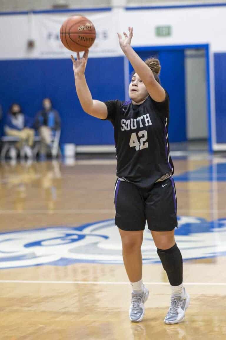 Madera South outplays Madera for CMAC win