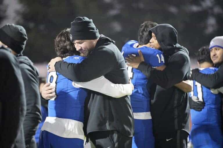 Coyotes fall to Lions