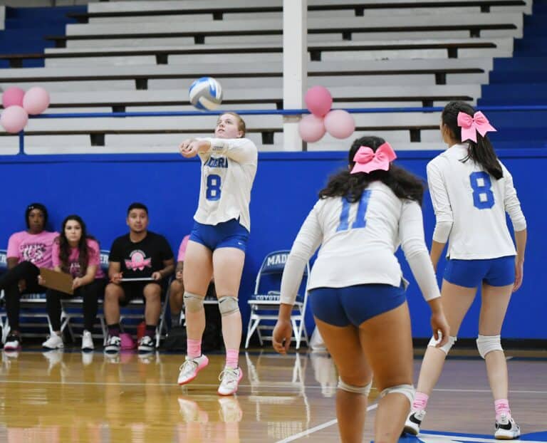Coyotes battle tough in loss to Knights