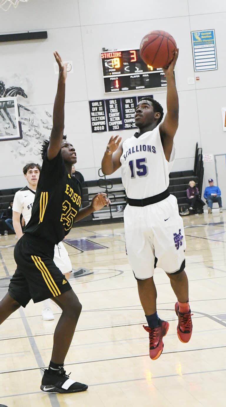 Madera South suffers blowout loss against Sanger Apaches