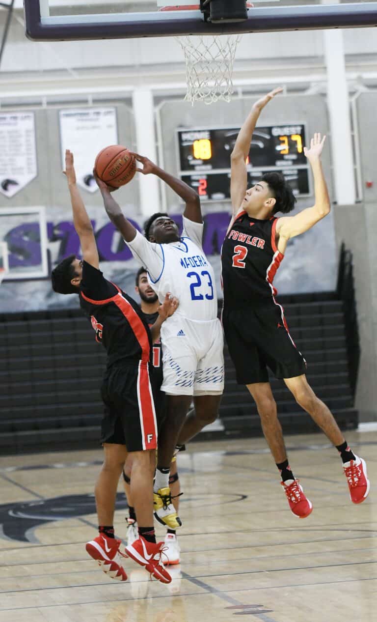 Coyotes close tourney with two victories