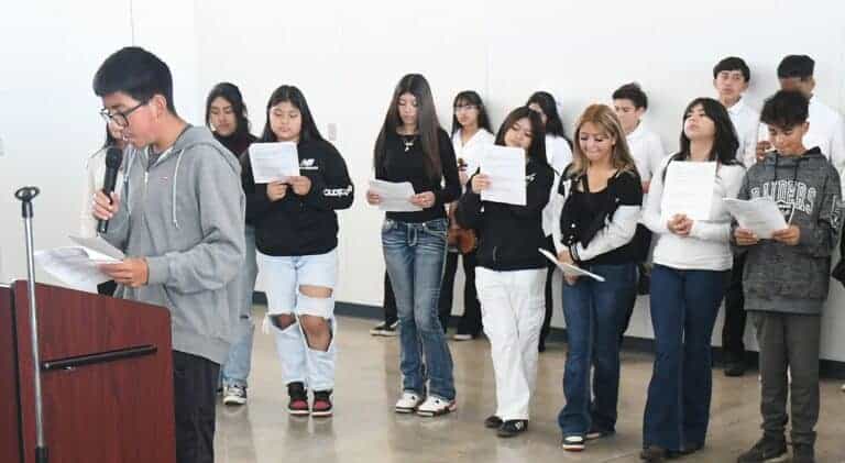 Students honor Mexican president