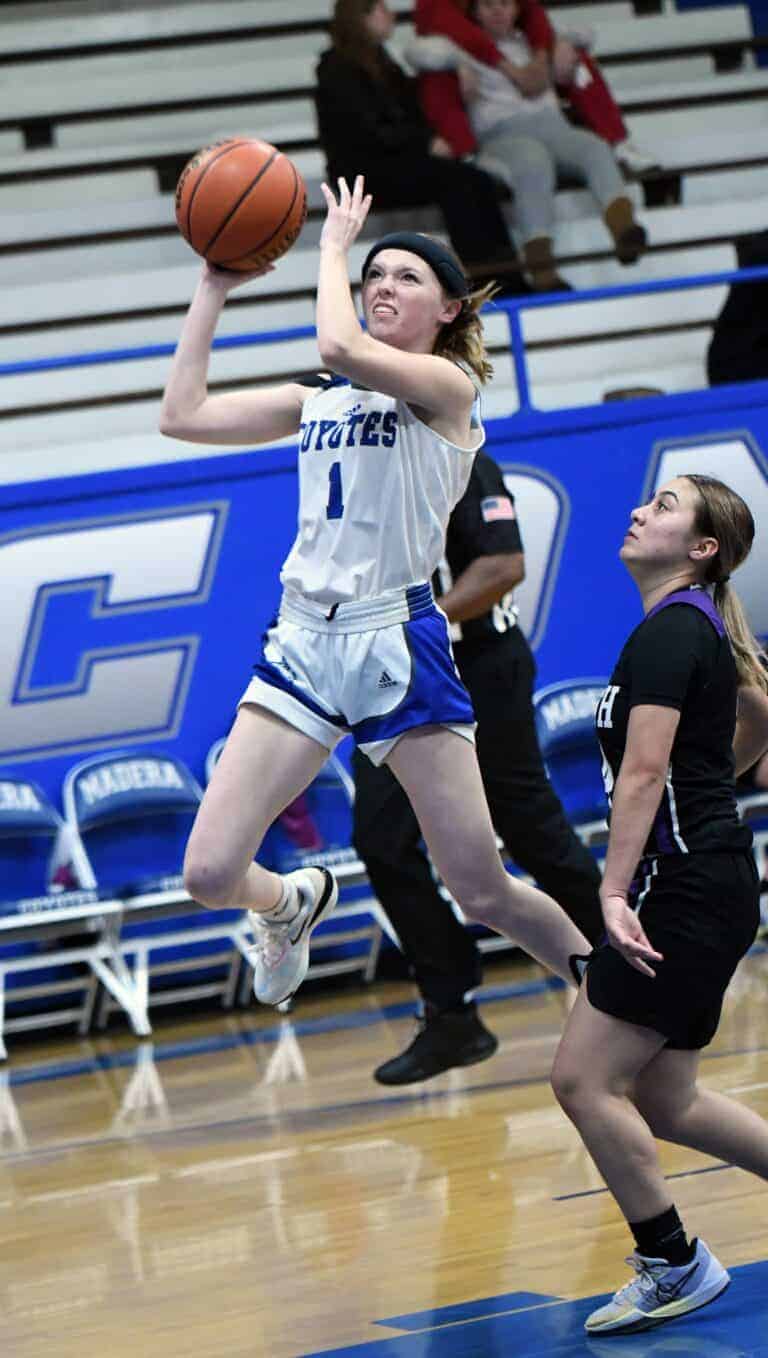 Coyotes pull away from Stallions