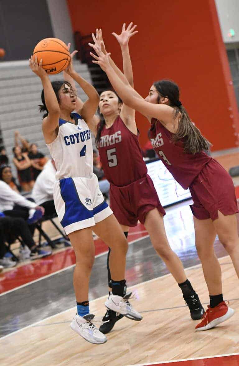 Coyotes advance to Cen-Cal title game