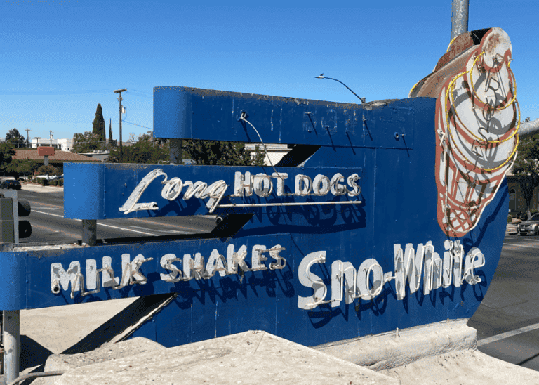 Sno-White building is sold; efforts to save sign