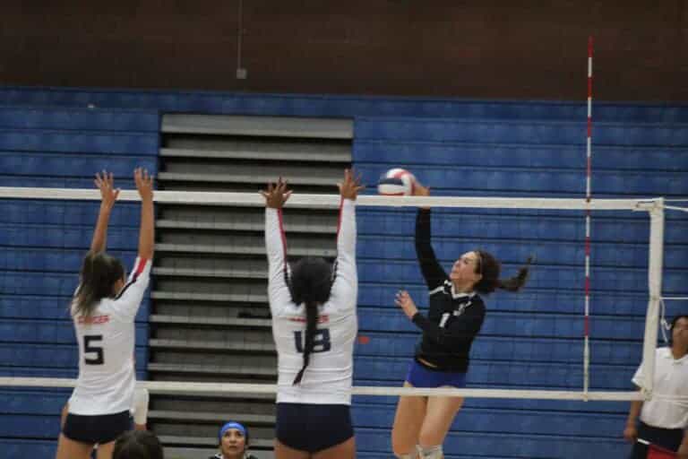 Coyotes extend CMAC winning streak