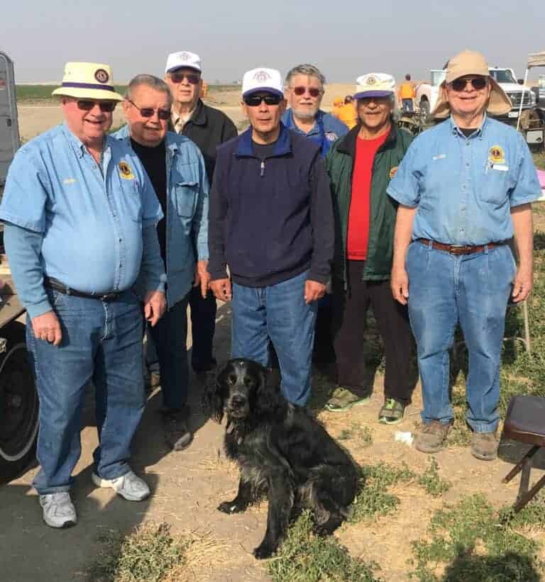 Madera Morning Lions help at wheelchair pheasant hunt