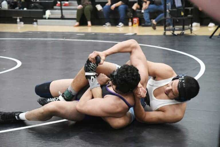 Stallions use home turf for second