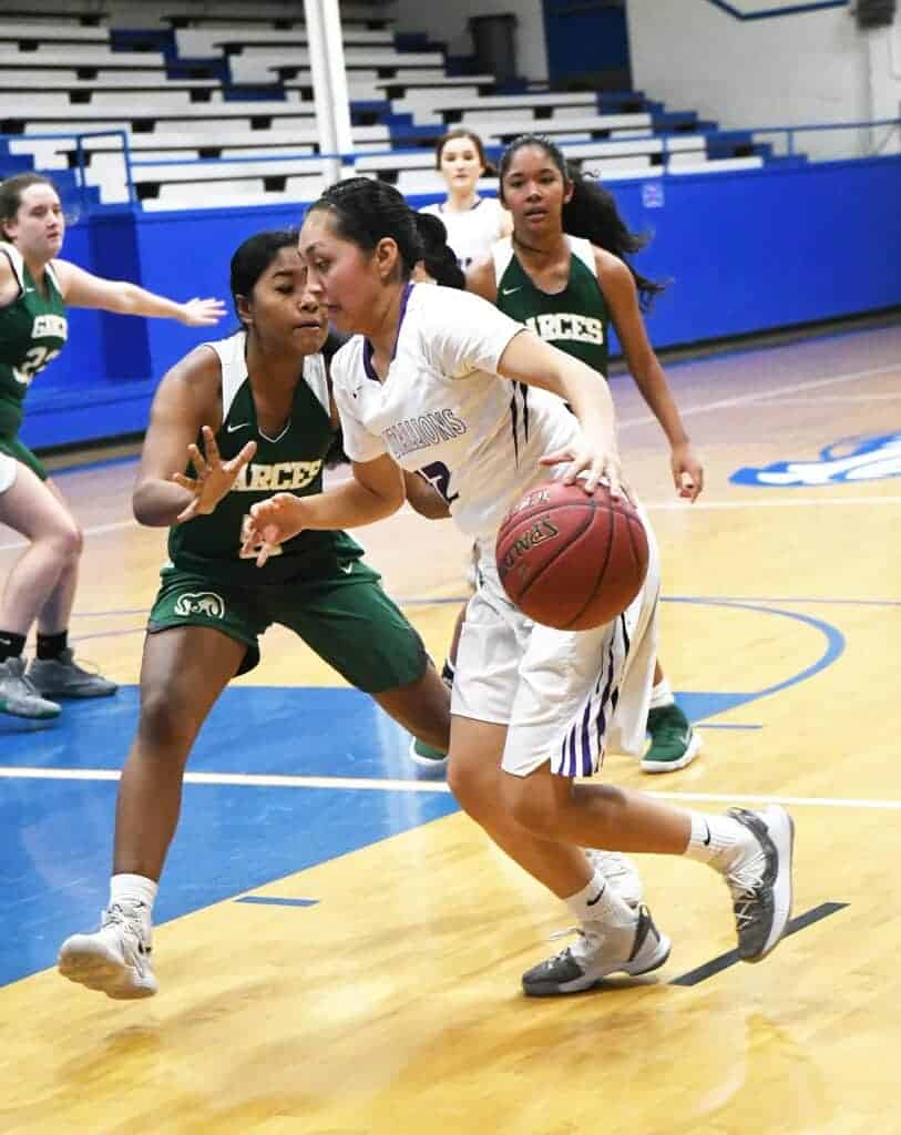 Photo - Madera South's Jackie Cortez drives against Mendota during Thursday's victory in the Madera Shootout.