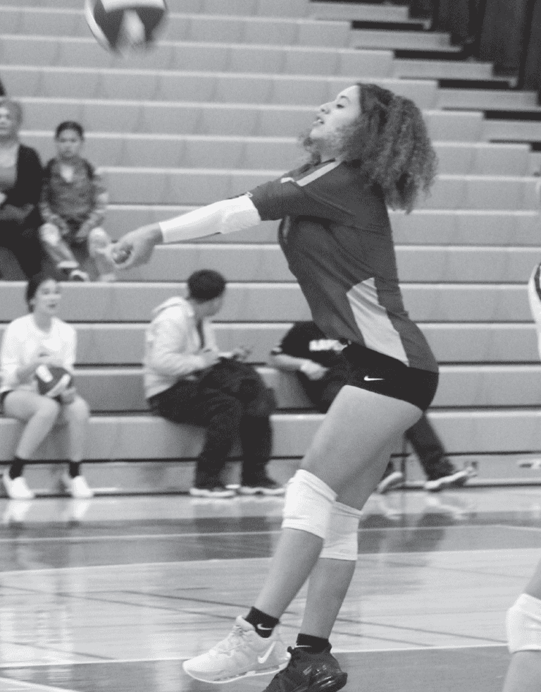 Toros take set from leader