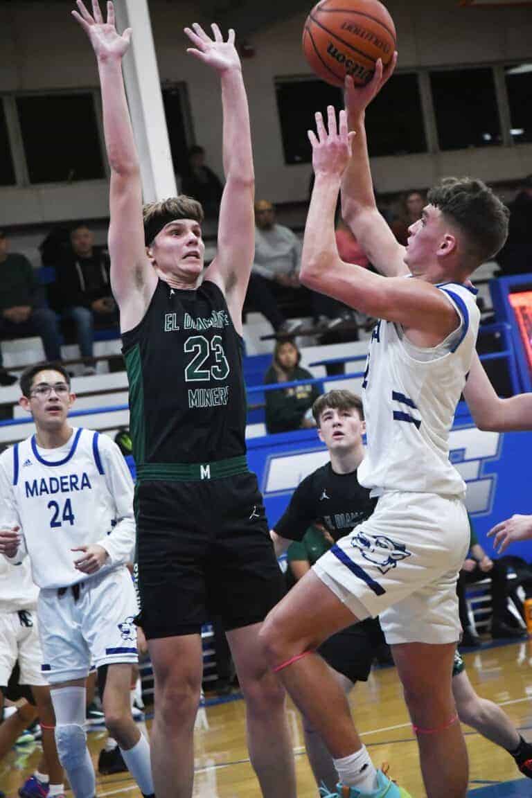 Coyotes fall in second half to Miners
