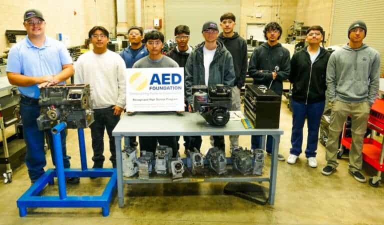 Madera South mechanics program first to be accredited