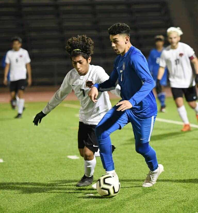 Last minute goal leads to tie with Selma Bears