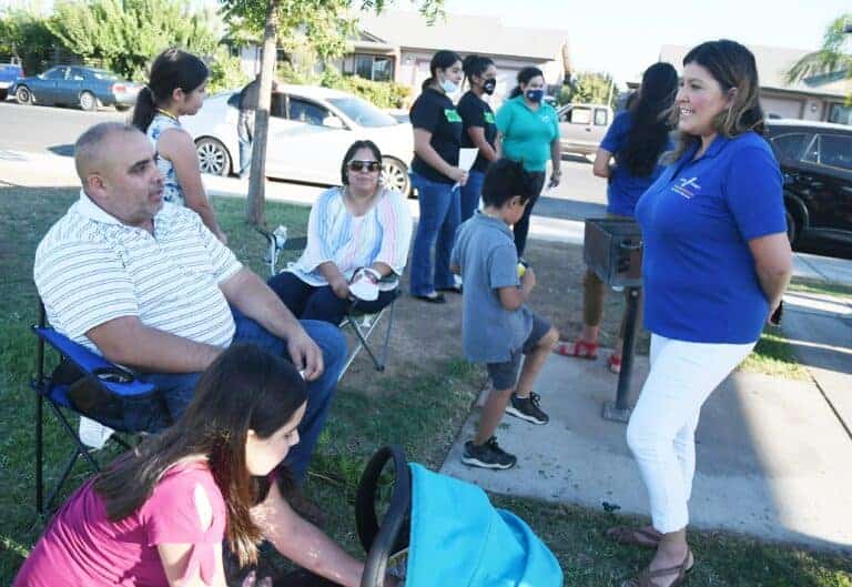 Supervisor hosts ice cream social