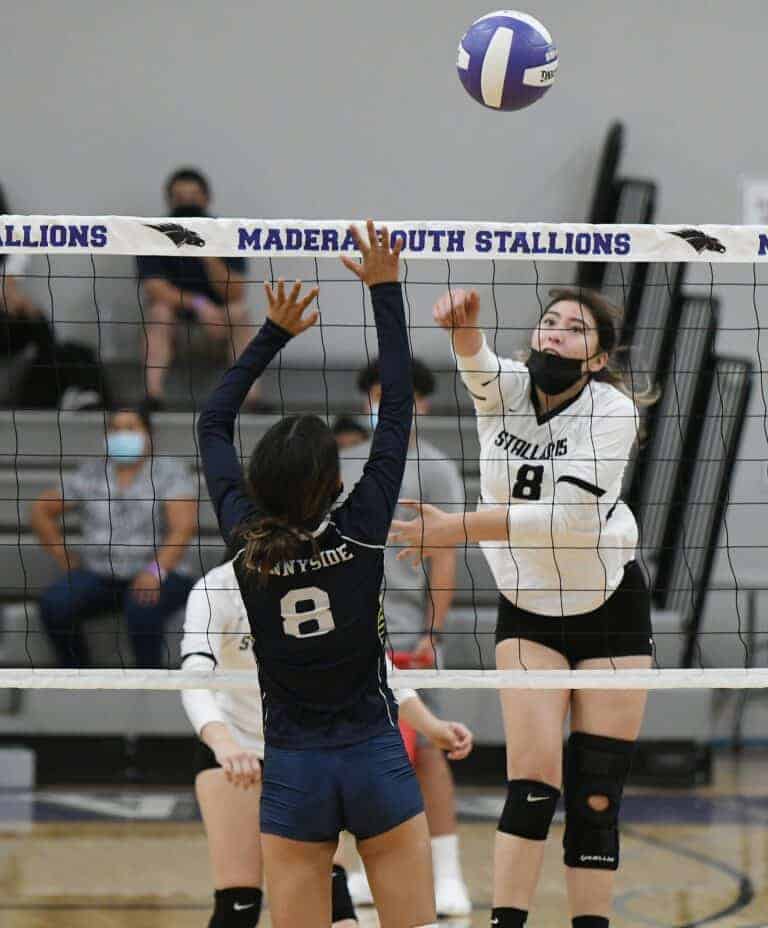 Stallions drop set, get win