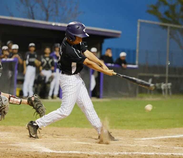 Big inning dooms Stallions in loss