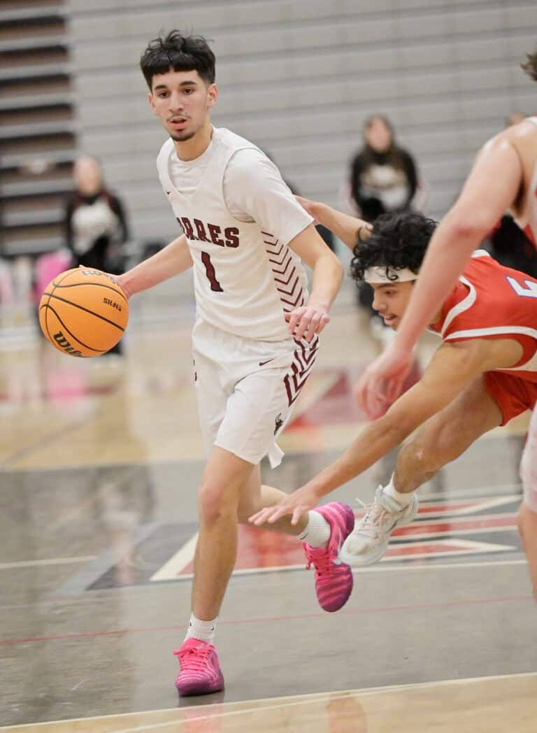 Toros pull away late for win