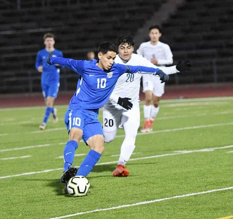 Coyotes score two straight for win