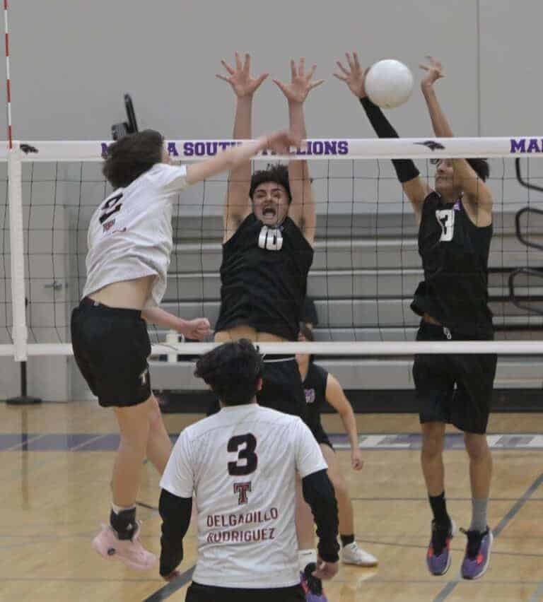 Stallions battle for rivalry win