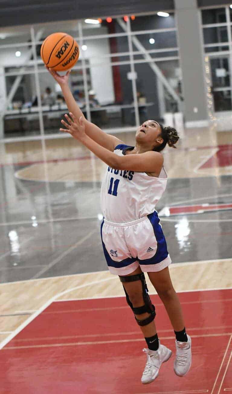 Coyotes almost pitch shutout at Cen-Cal