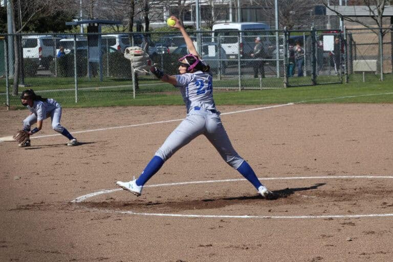 Coyotes get first win after tourney split