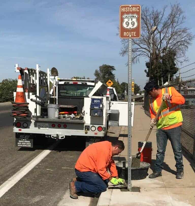 Historic 99 signs posted in Madera