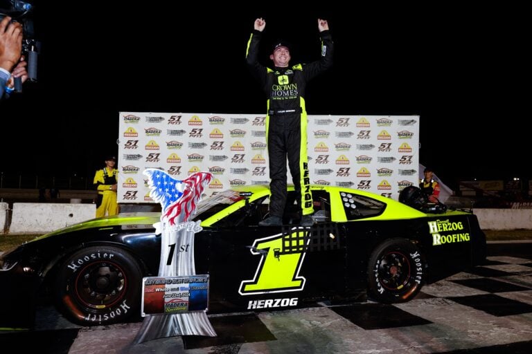 Herzog extends points lead with Spencer win