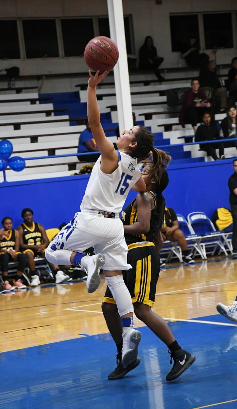 Coyotes come back for sweep