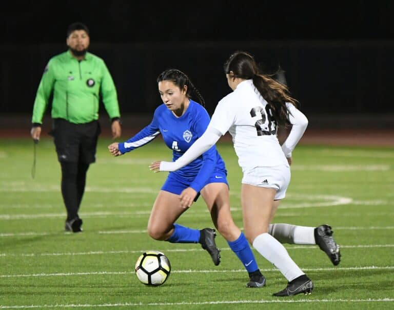 Late goal downs Coyote girls soccer team
