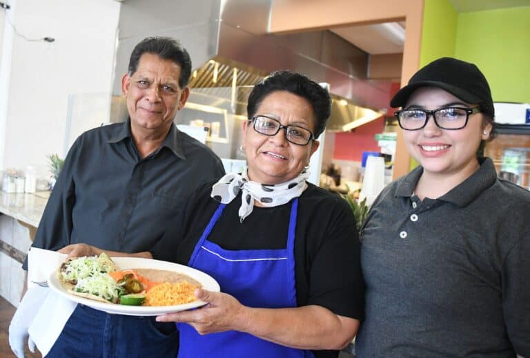 Former restaurateur opens again