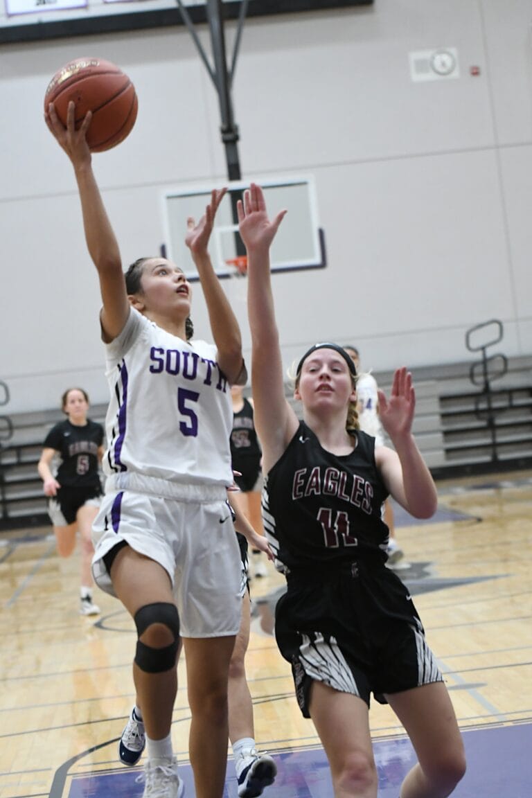 Stallions open tournament with rout