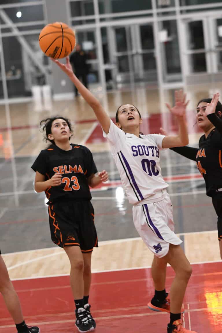 Stallions fall late in semifinal game