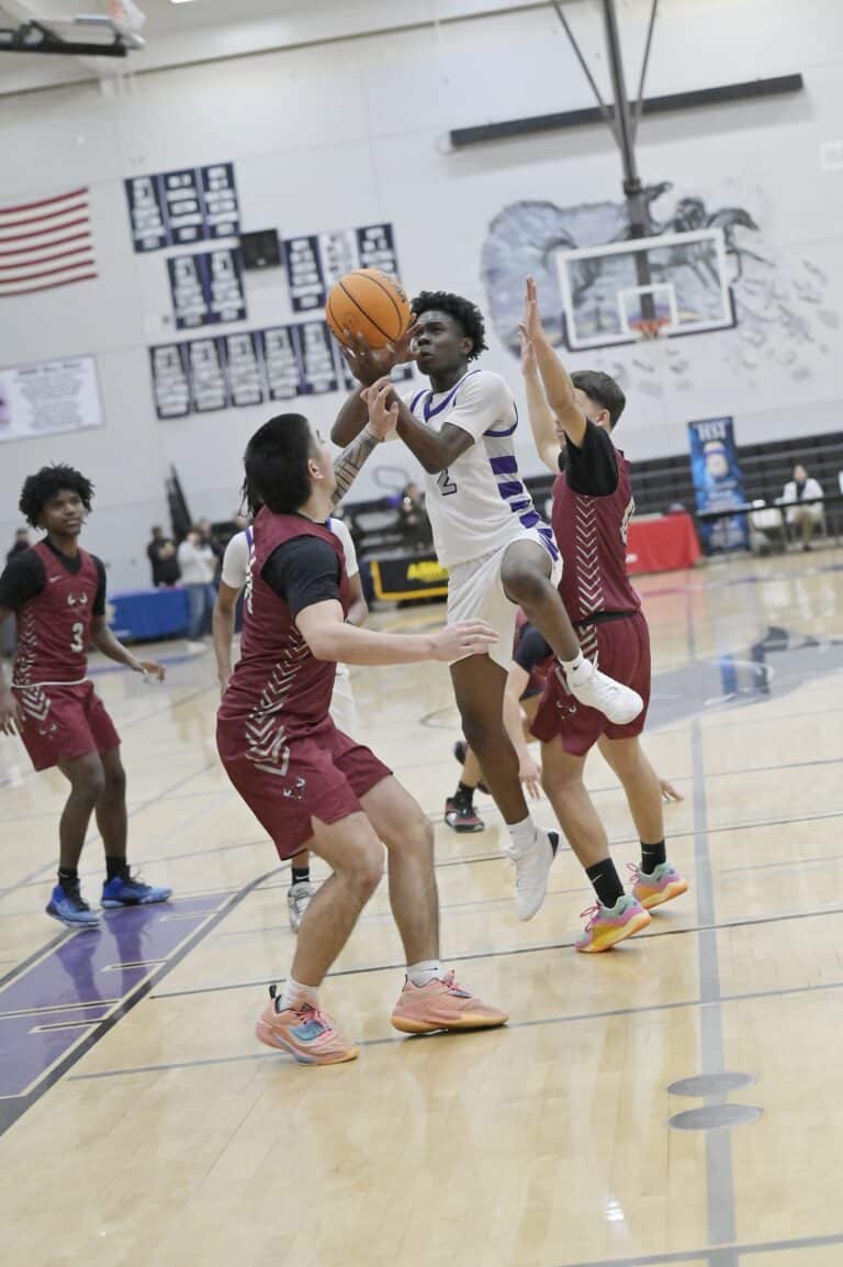 Second quarter run leads Stallions over Toros