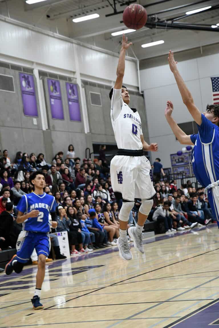 Stallions ride first quarter to win