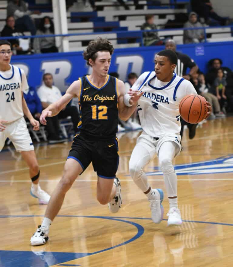 Coyotes close out win over Clovis