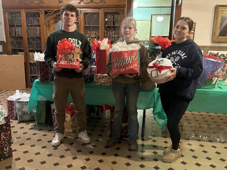 Howard 4-H Club wraps up 2024 with holiday spirit