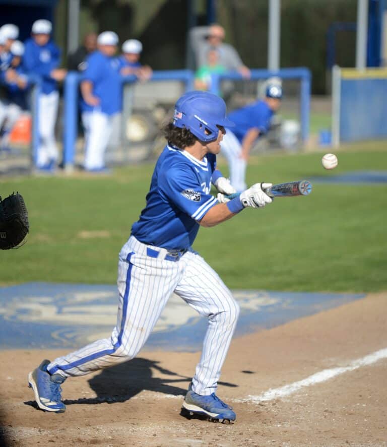 Coyotes drop second straight in league