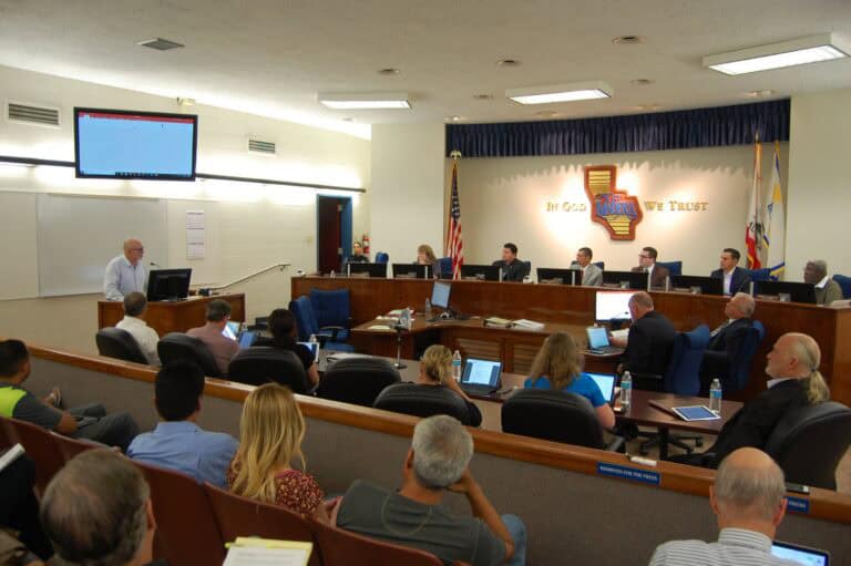 City salaries need better oversight, says consultant